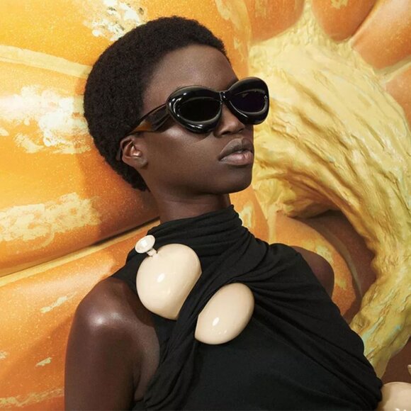 Women  Sunglasses Fashion Retro Black Frame Cat Eye Thick Frame Lentes Gafas New - Picture 4 of 4